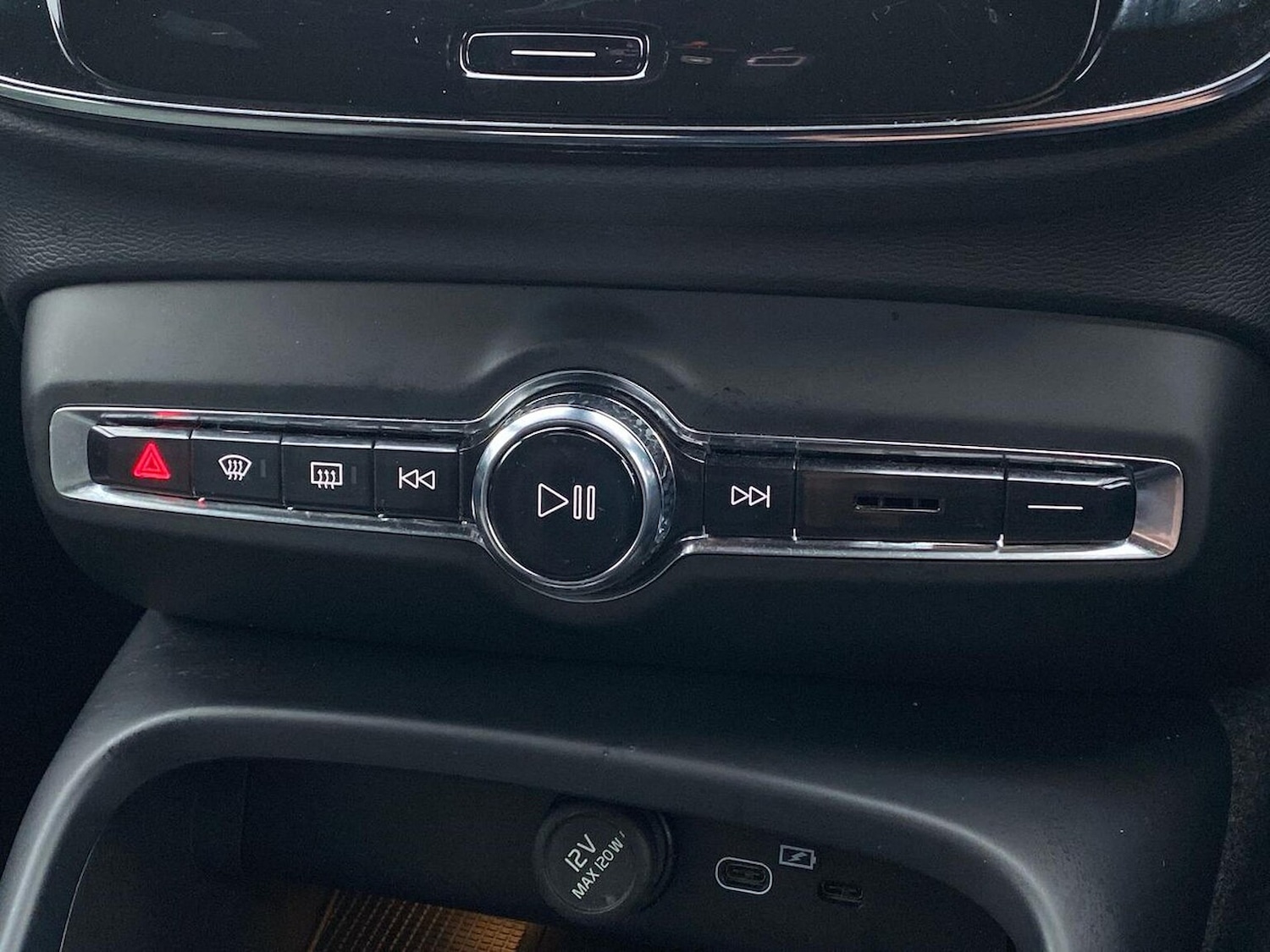 Used Volvo XC40 2023 for sale - 78144531: Photo 14