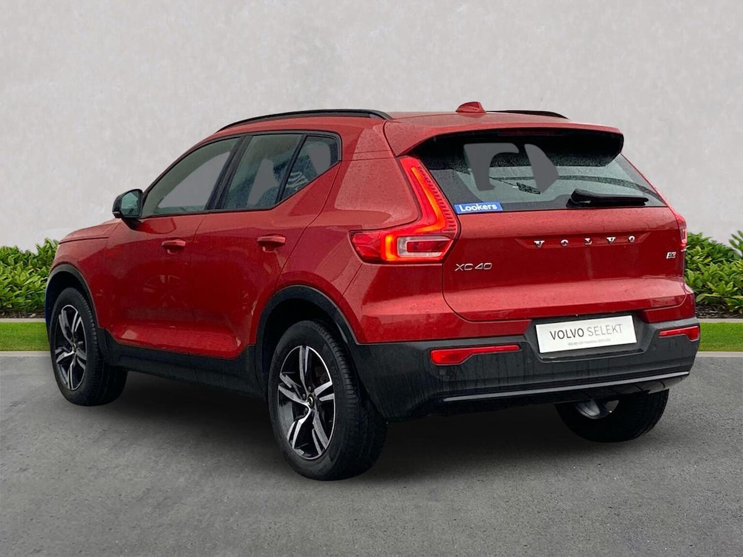 Used Volvo XC40 2023 for sale - 78144531: Photo 2