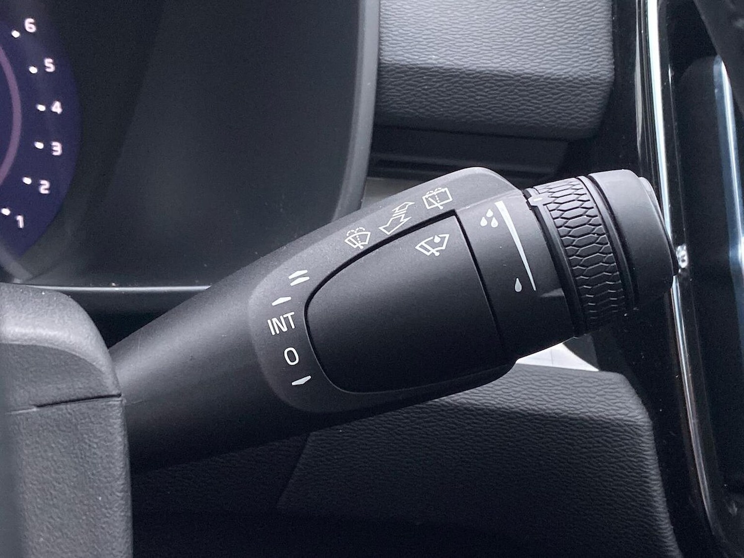 Used Volvo XC40 2023 for sale - 78144531: Photo 29