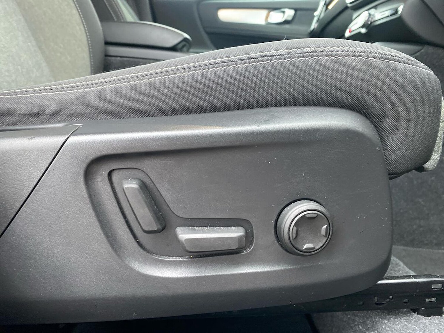 Used Volvo XC40 2023 for sale - 78144531: Photo 31