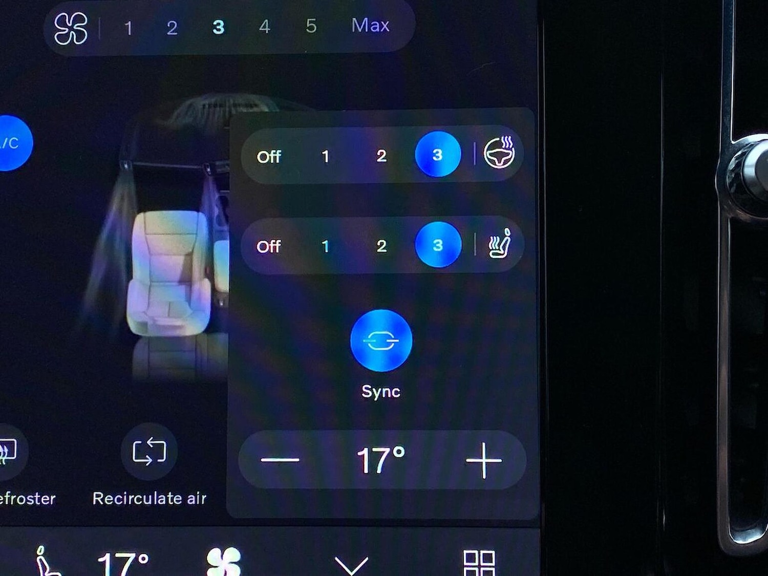 Used Volvo XC40 2023 for sale - 78144531: Photo 40