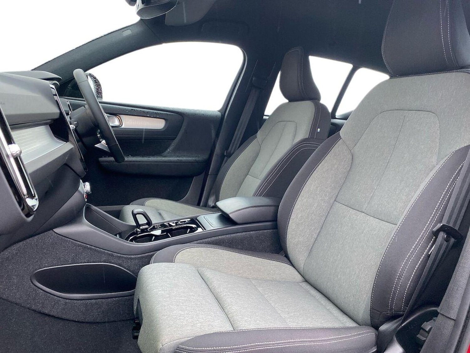 Used Volvo XC40 2023 for sale - 78144531: Photo 9