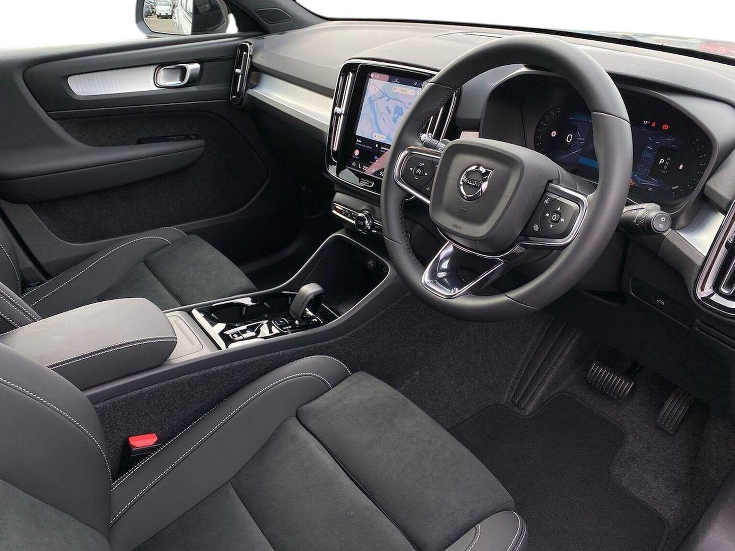Used Volvo XC40 2025 for sale - 76115507: Photo 16