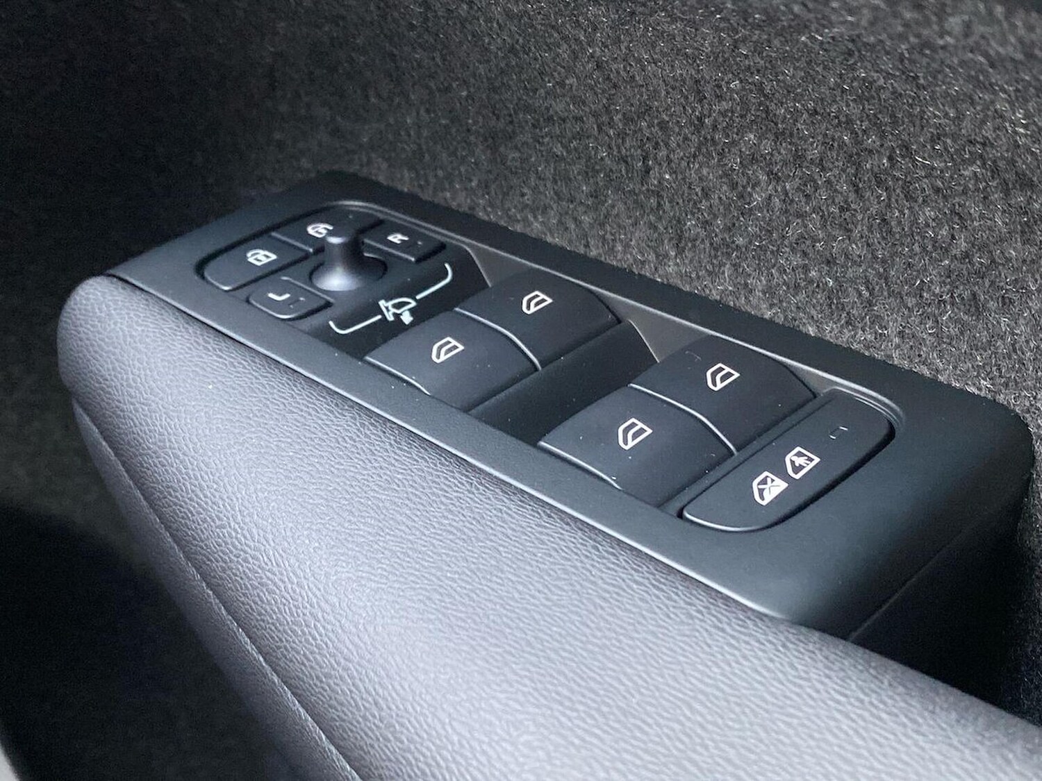 Used Volvo EX40 2026 for sale - 77901702: Photo 21