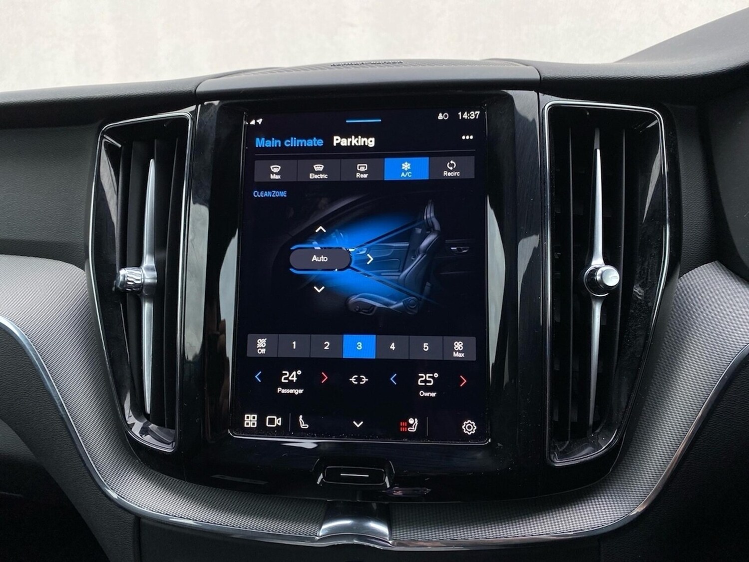 Used Volvo XC60 2024 for sale - 77802114: Photo 21