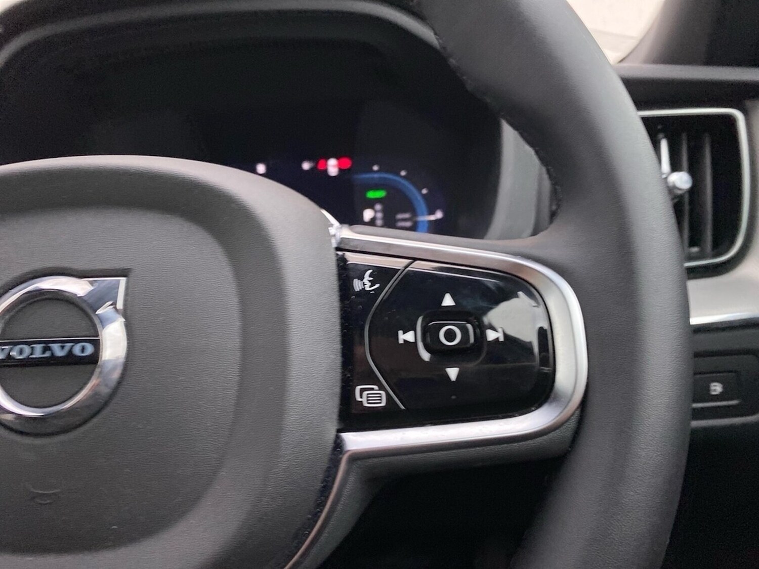 Used Volvo XC60 2024 for sale - 77802114: Photo 25