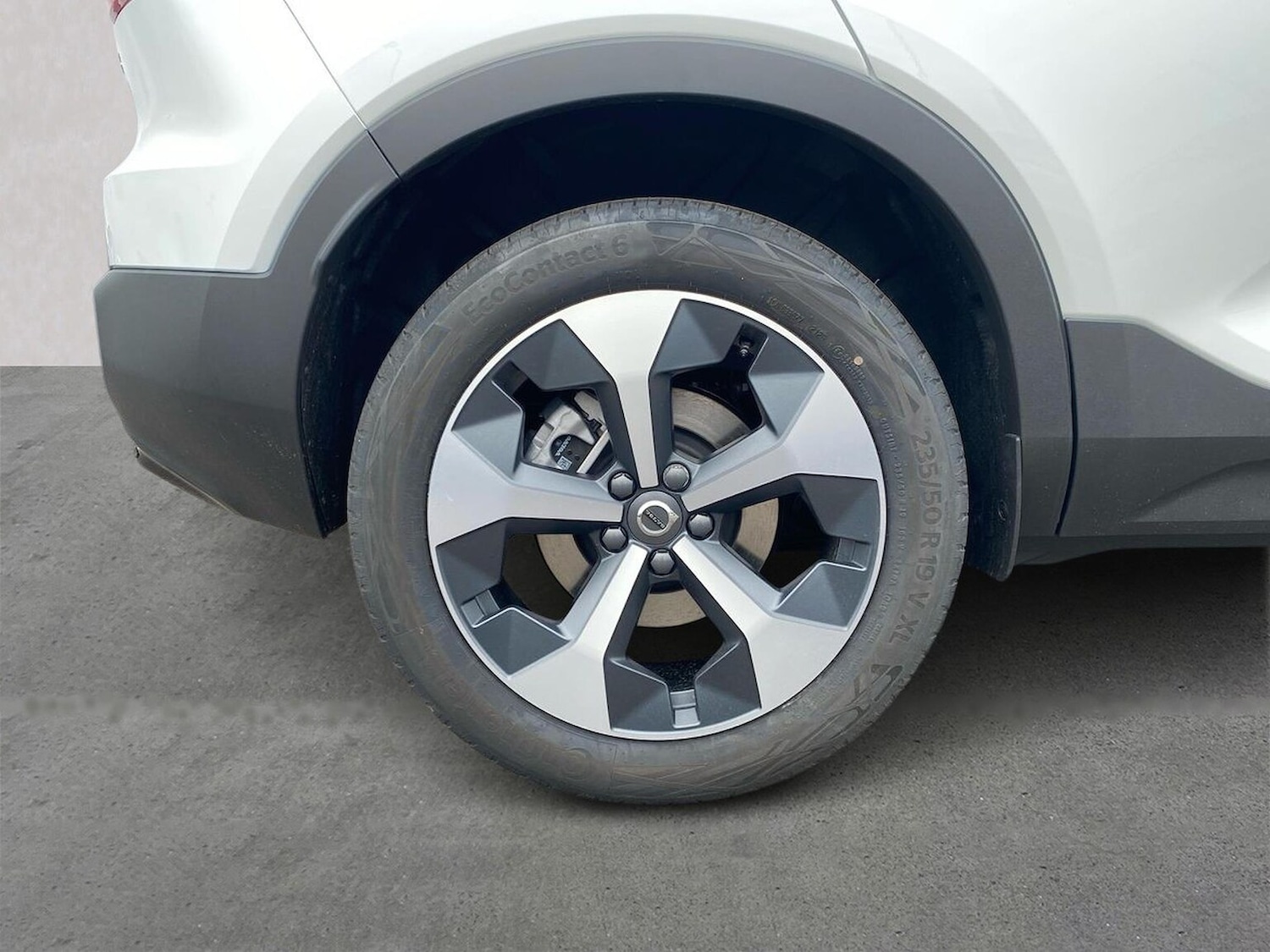 Used Volvo XC40 2025 for sale - 76115509: Photo 7