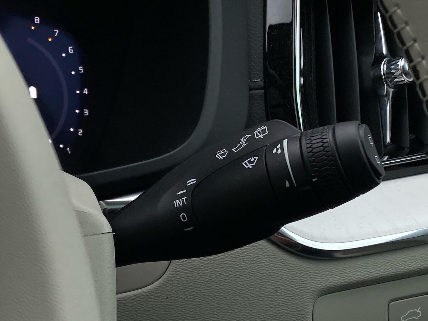 Used Volvo XC60 2025 for sale - 77896311: Photo 28