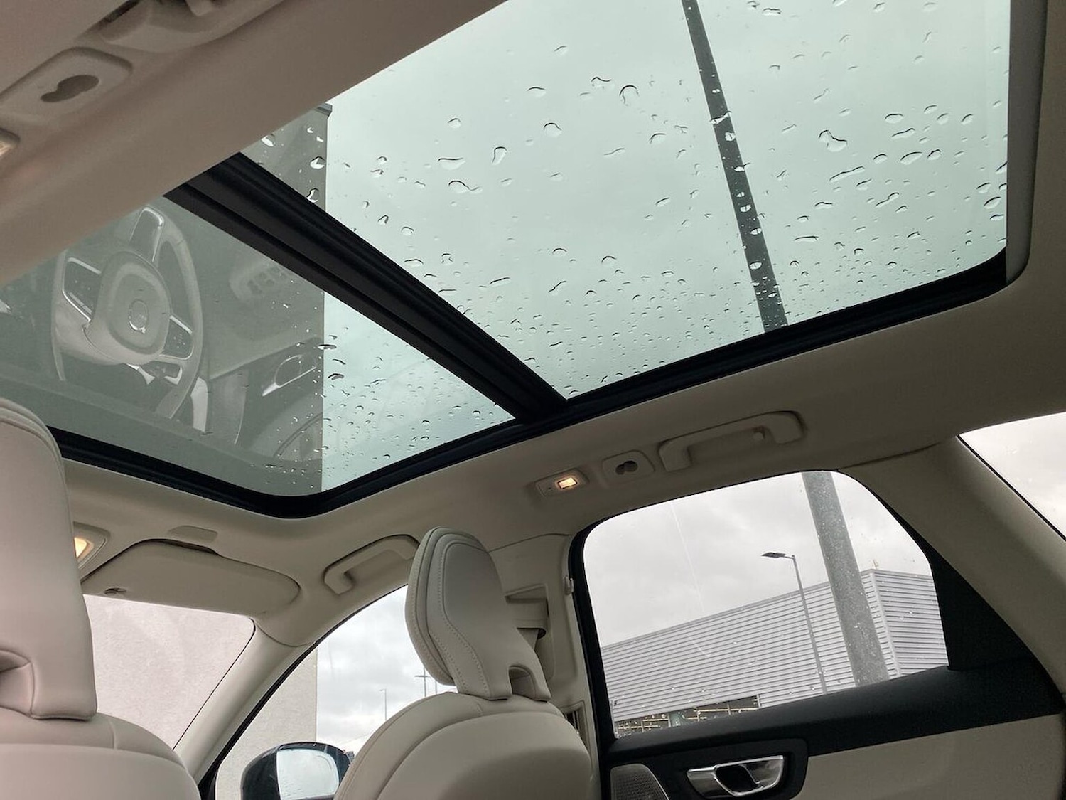 Used Volvo XC60 2025 for sale - 77896311: Photo 32