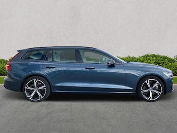 Used Volvo V60 2022 for sale - 75550417: Photo
