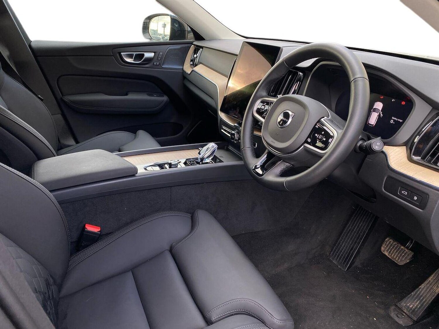 Used Volvo XC60 2025 for sale - 77676308: Photo 15