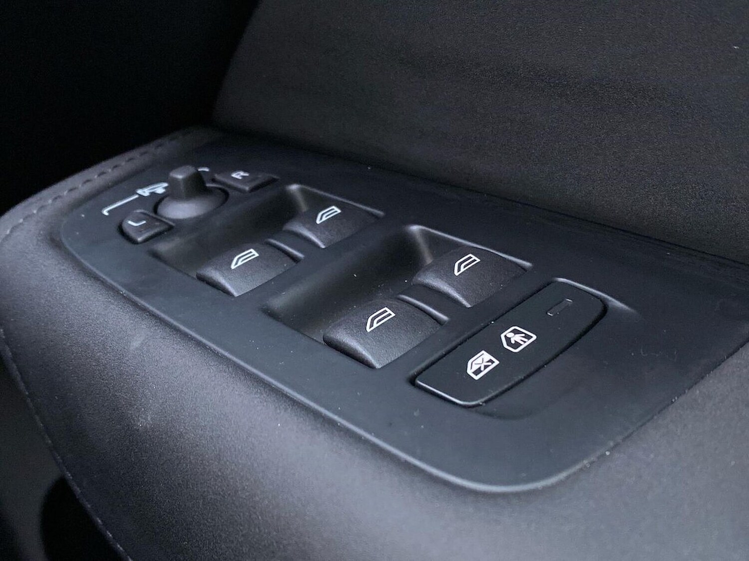 Used Volvo XC60 2025 for sale - 77676308: Photo 21