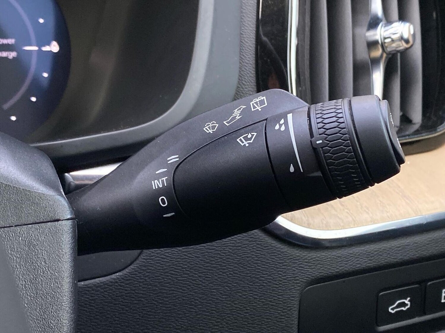 Used Volvo XC60 2025 for sale - 77676308: Photo 28