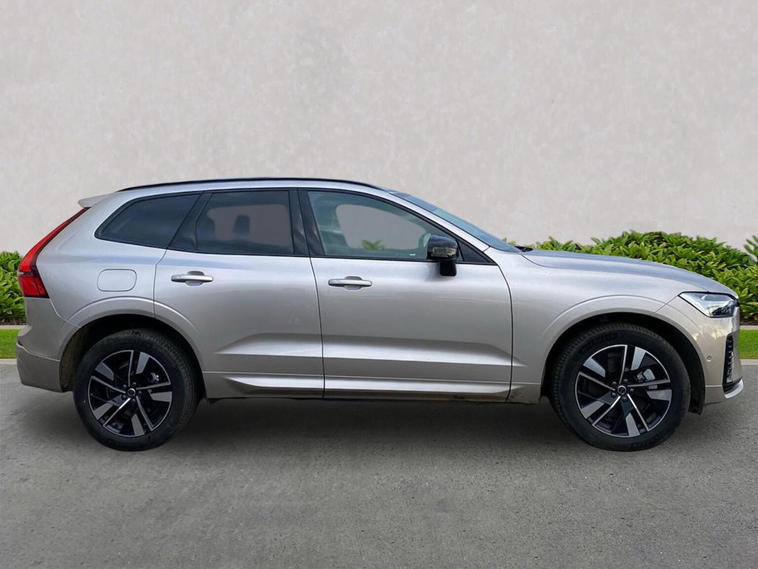 Used Volvo XC60 2025 for sale - 77676308: Photo 3