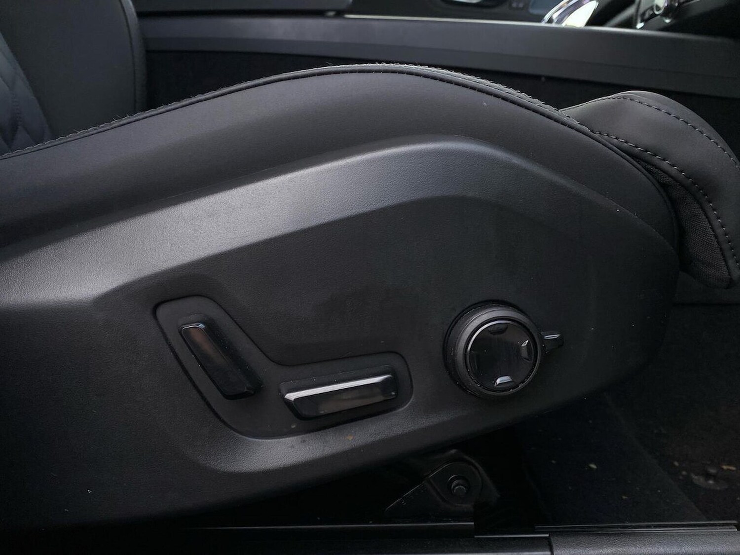 Used Volvo XC60 2025 for sale - 77676308: Photo 30