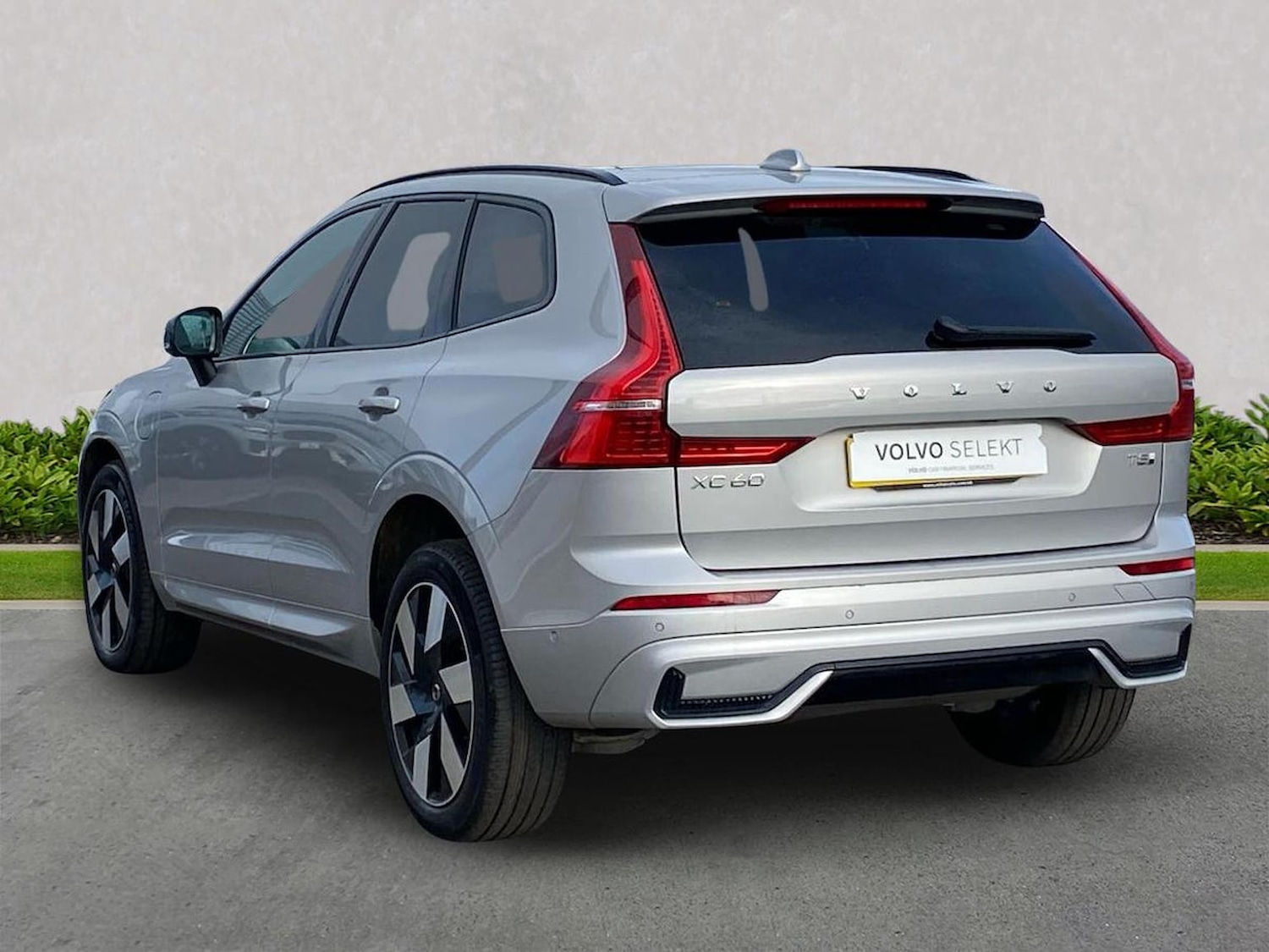 Used Volvo XC60 2025 for sale - 78191102: Photo 2
