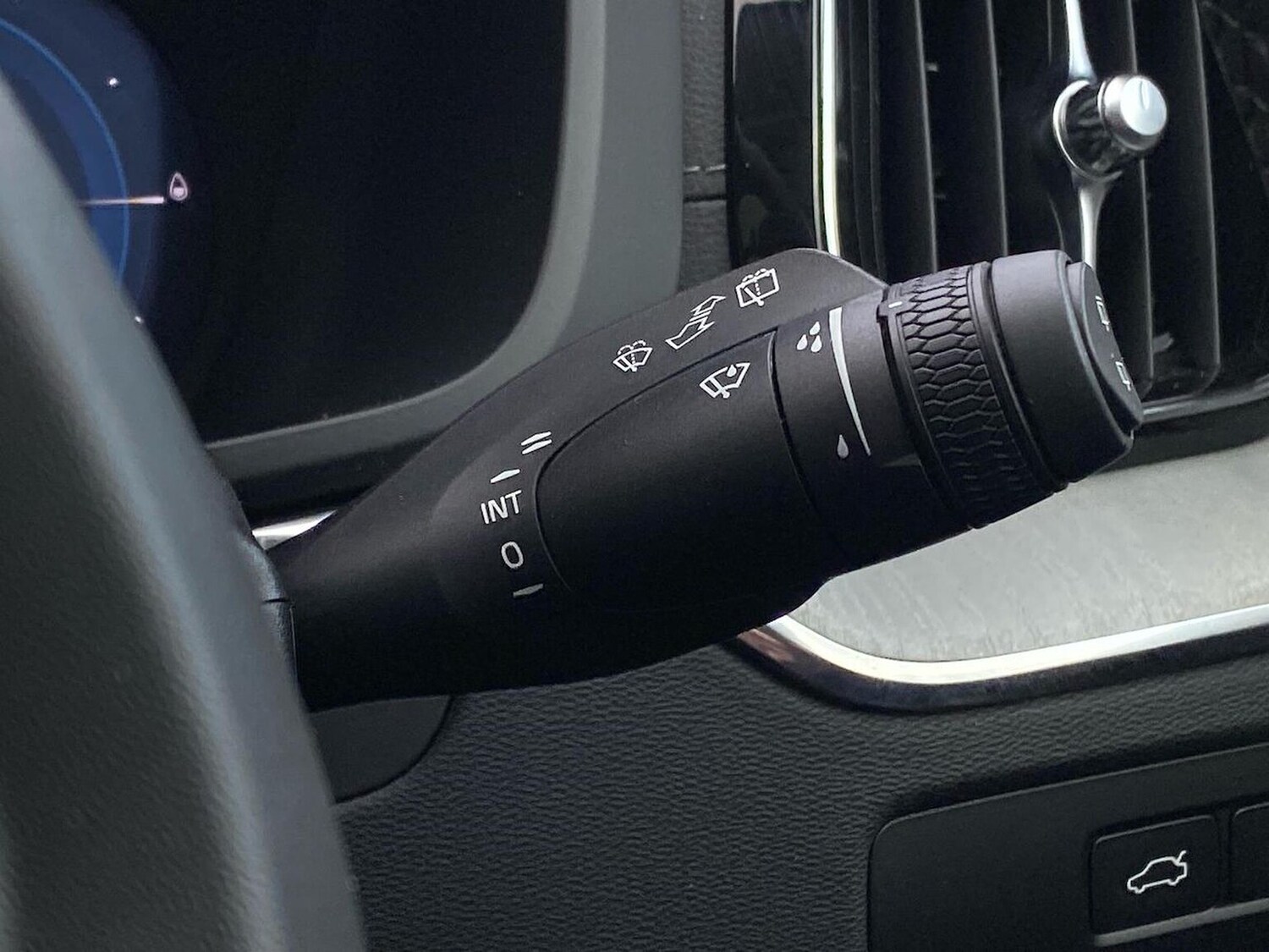 Used Volvo XC60 2025 for sale - 78191102: Photo 30