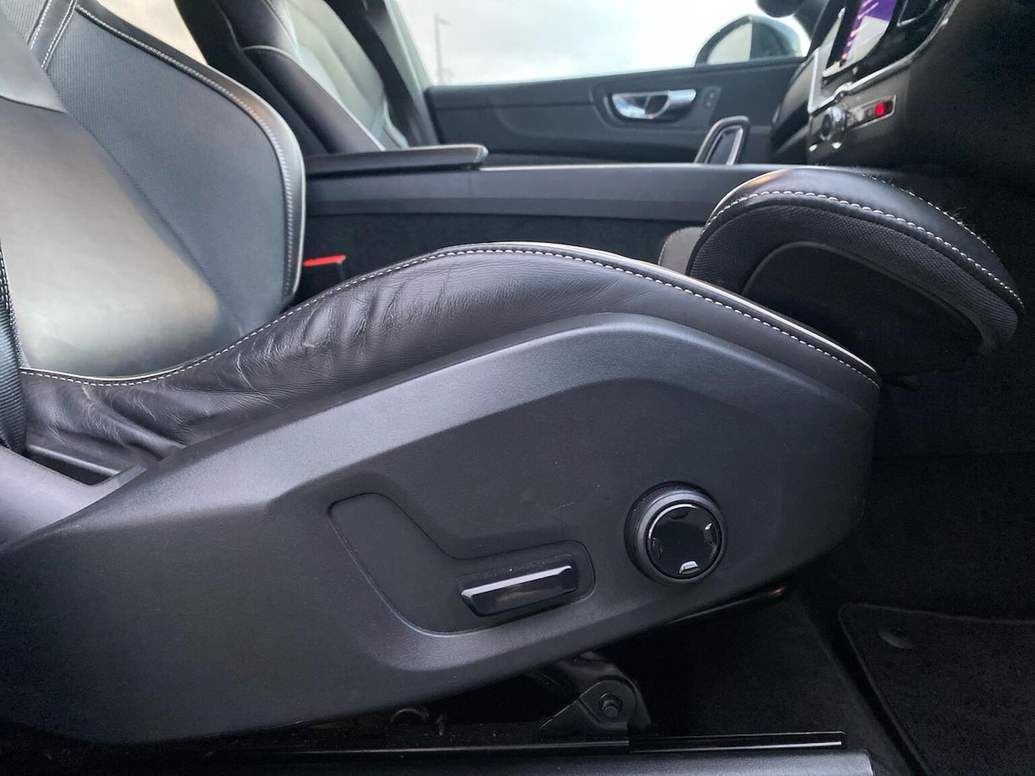 Used Volvo XC60 2021 for sale - 76396930: Photo 30