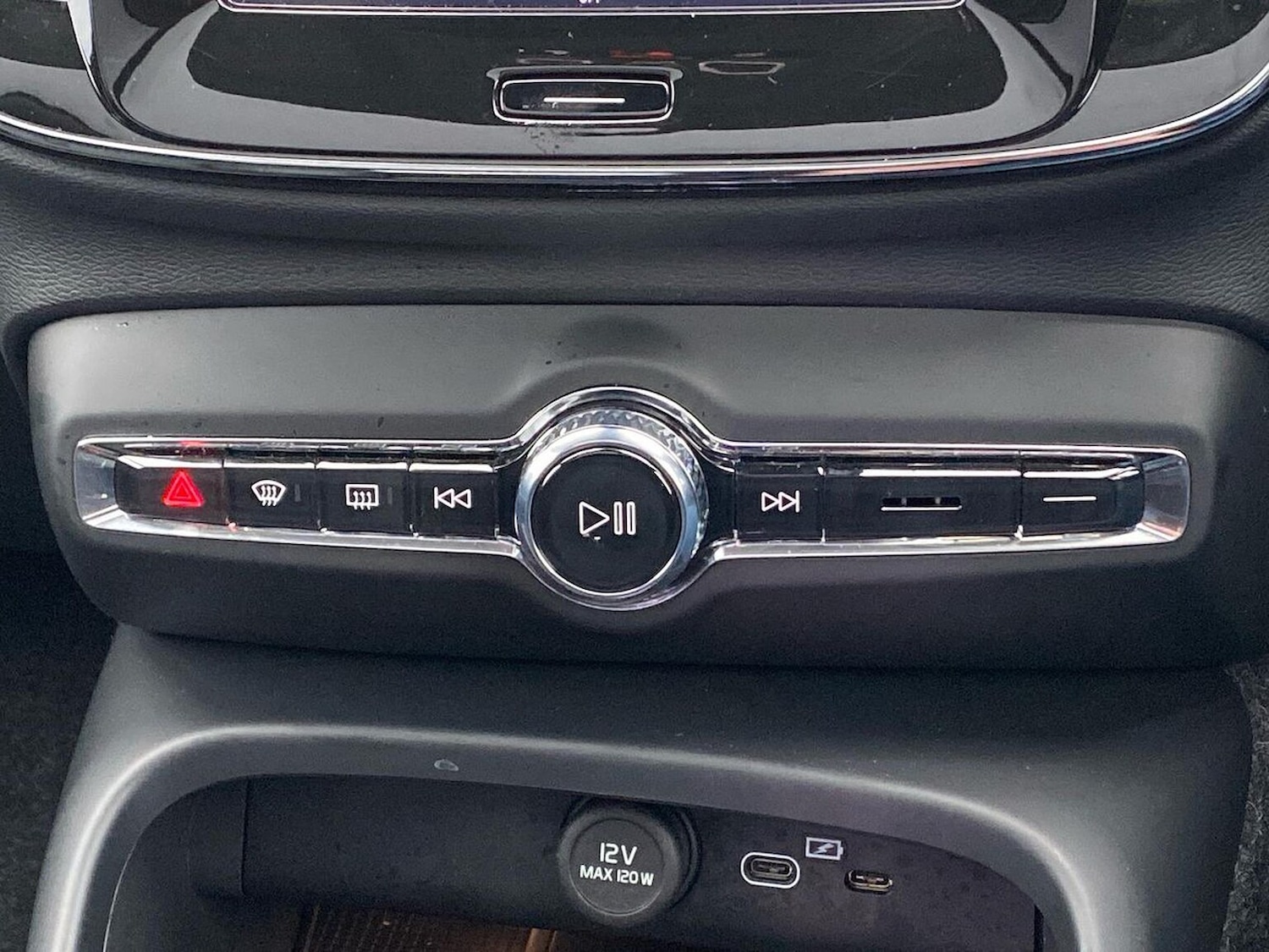 Used Volvo XC40 2025 for sale - 77489715: Photo 12