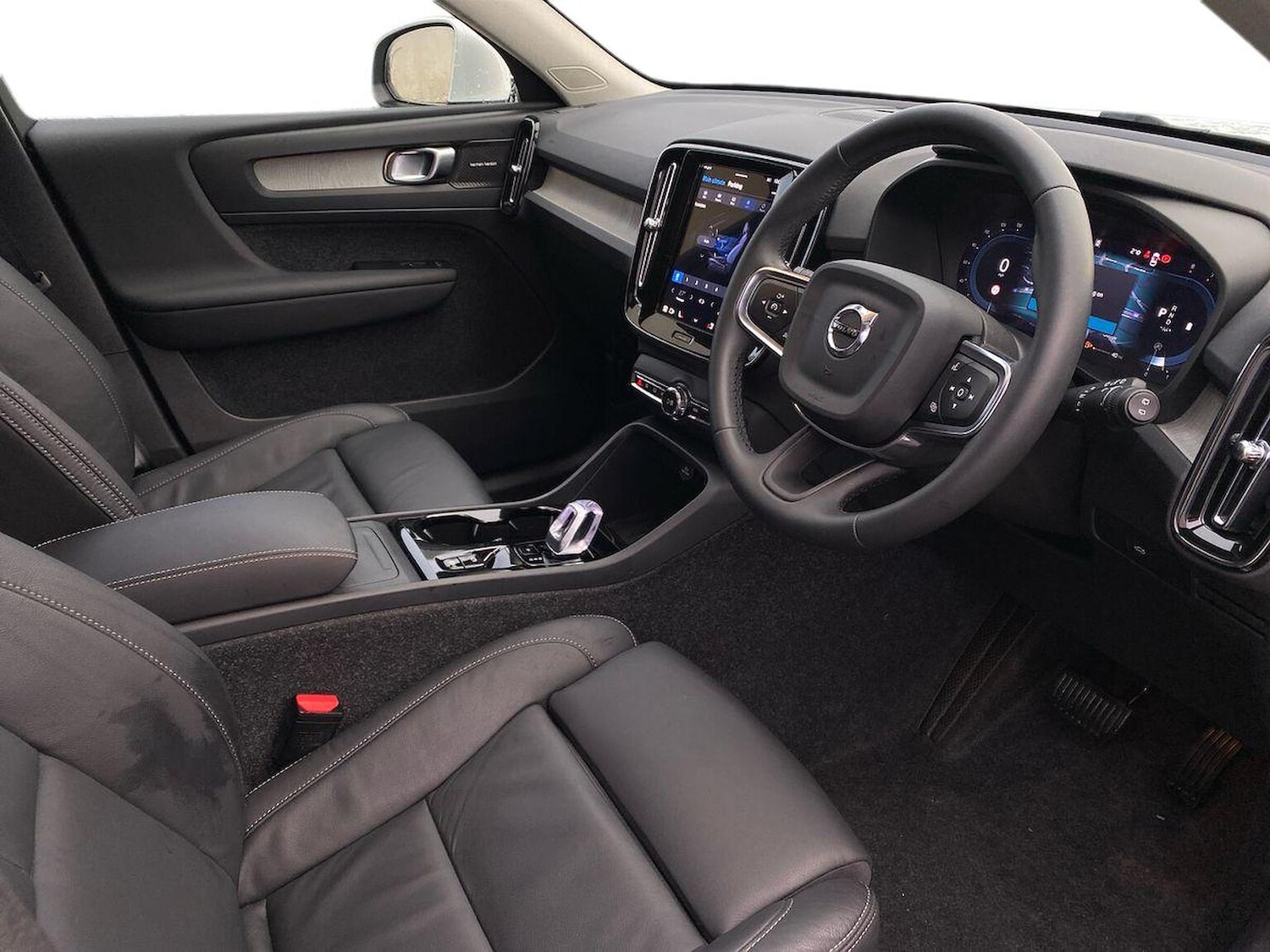 Used Volvo XC40 2025 for sale - 77489715: Photo 15