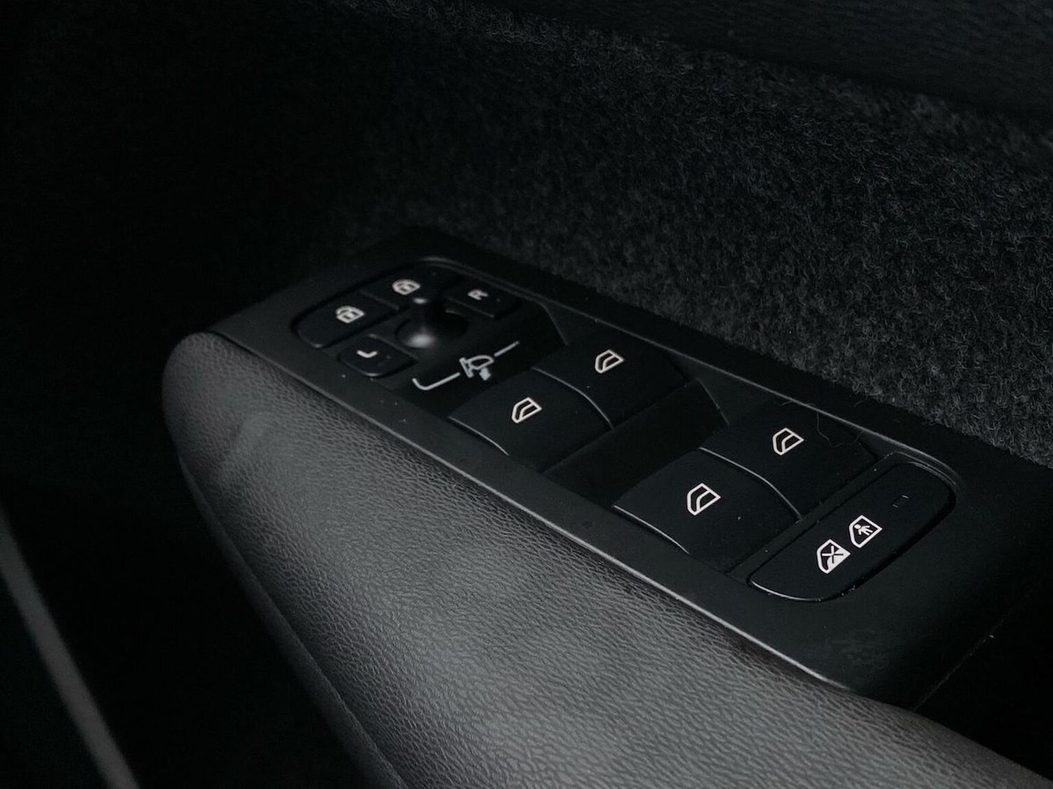 Used Volvo XC40 2025 for sale - 77489715: Photo 21