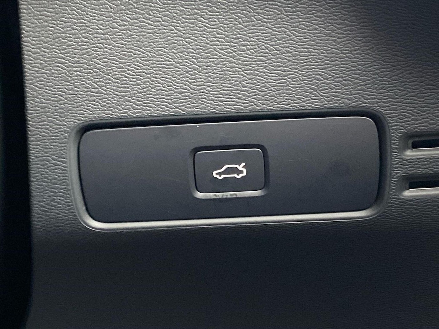 Used Volvo XC40 2025 for sale - 77489715: Photo 22