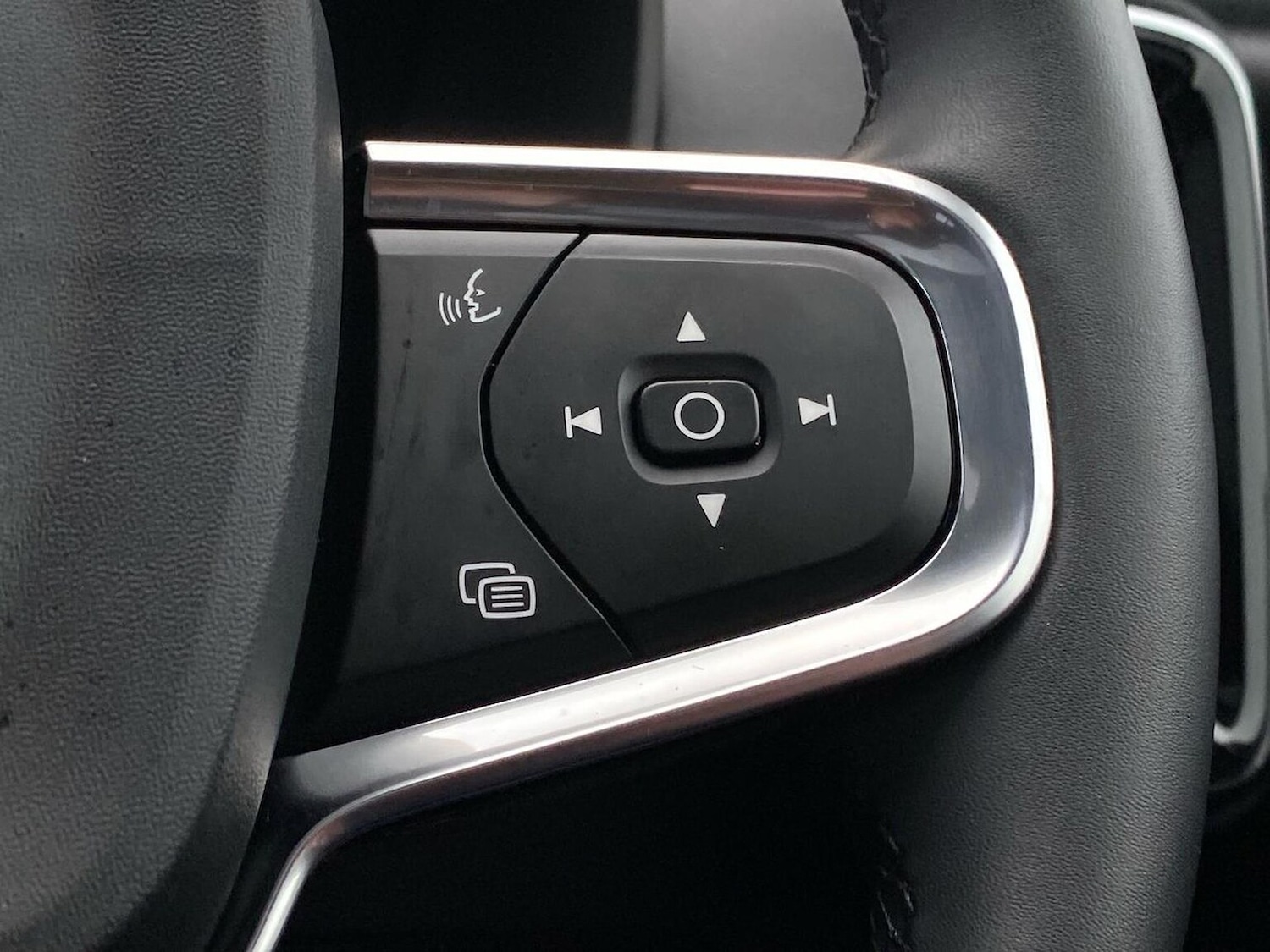 Used Volvo XC40 2025 for sale - 77489715: Photo 26