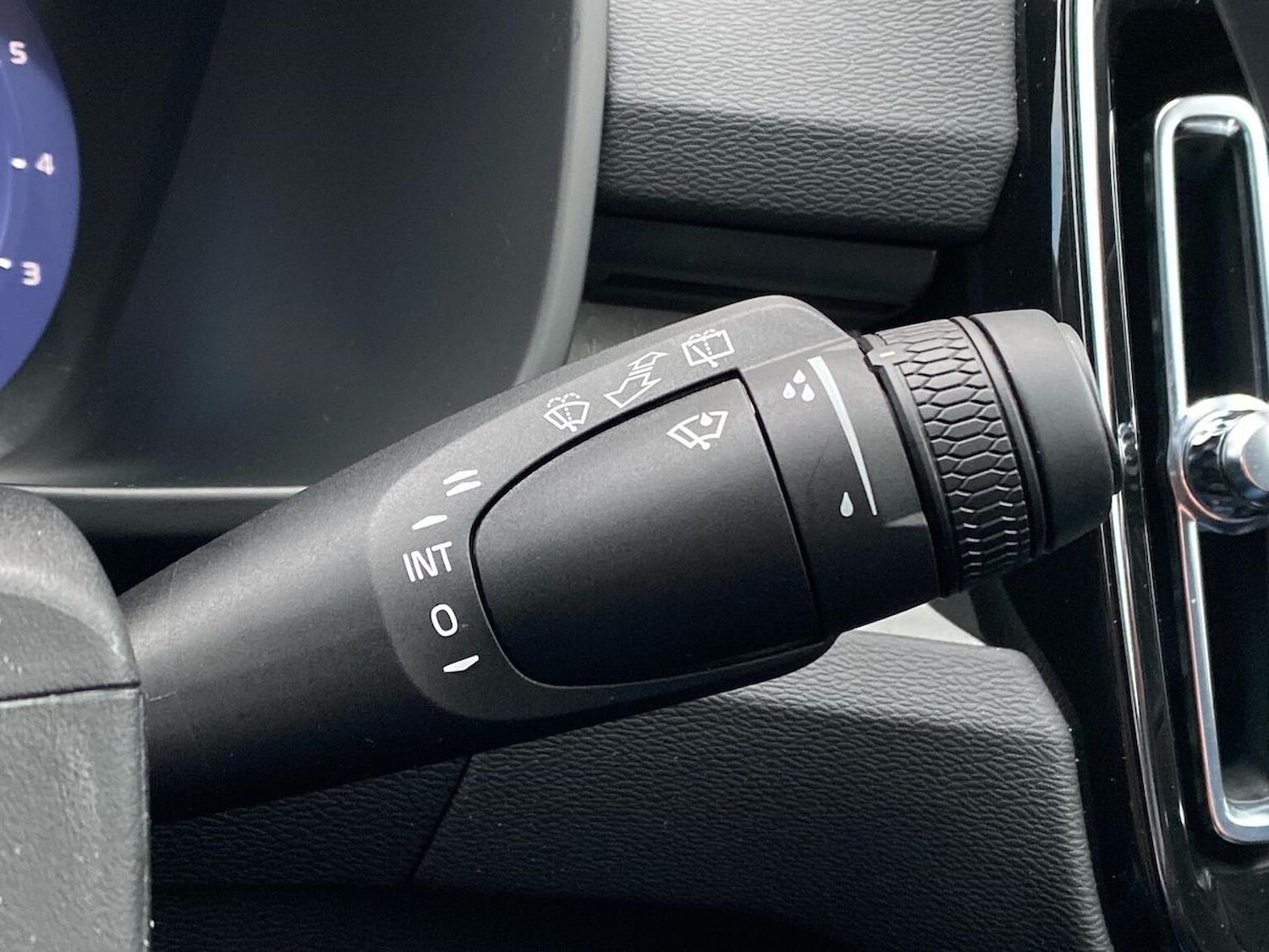 Used Volvo XC40 2025 for sale - 77489715: Photo 28