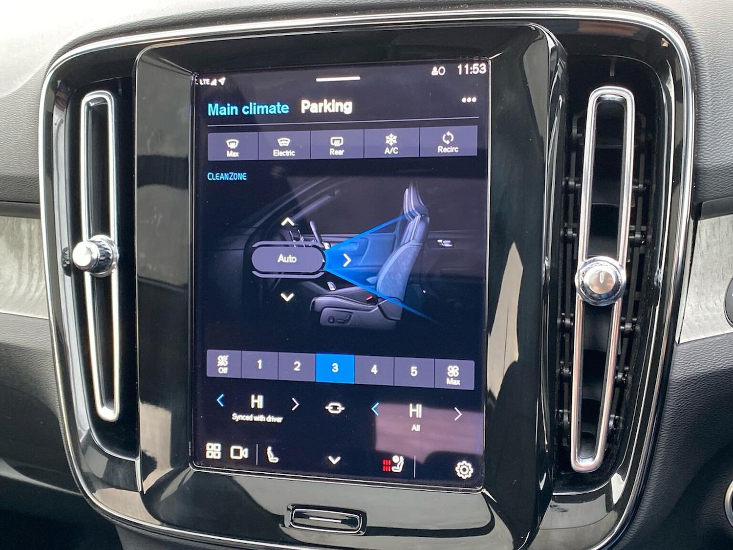 Used Volvo XC40 2025 for sale - 76618507: Photo 26