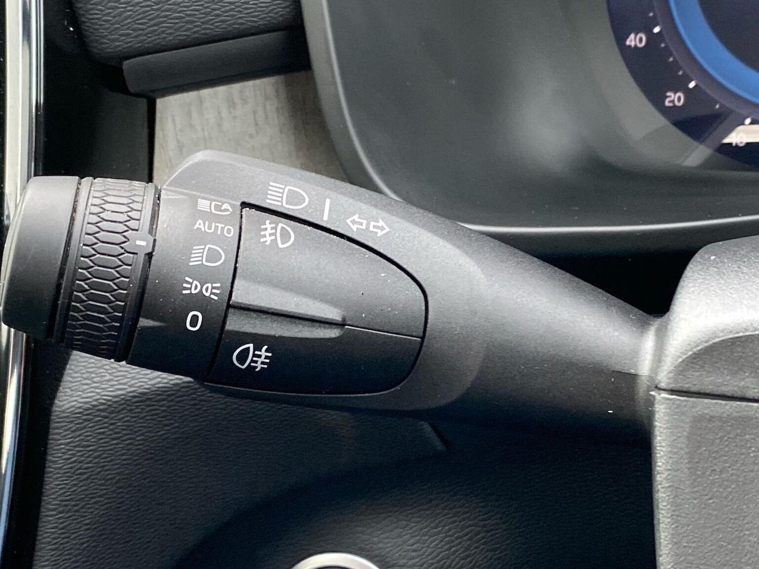 Used Volvo XC40 2025 for sale - 76618507: Photo 30