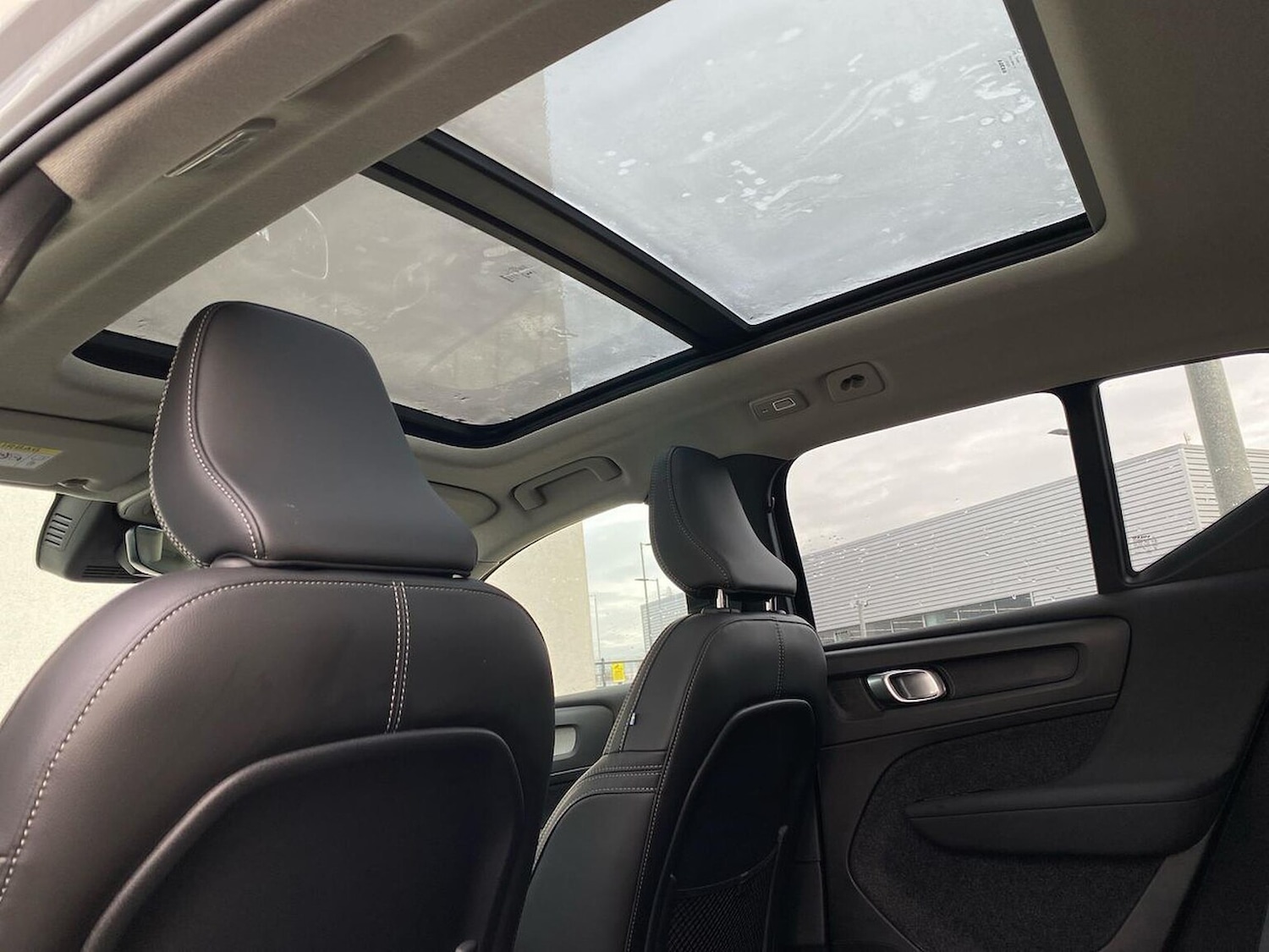 Used Volvo XC40 2025 for sale - 76618507: Photo 33