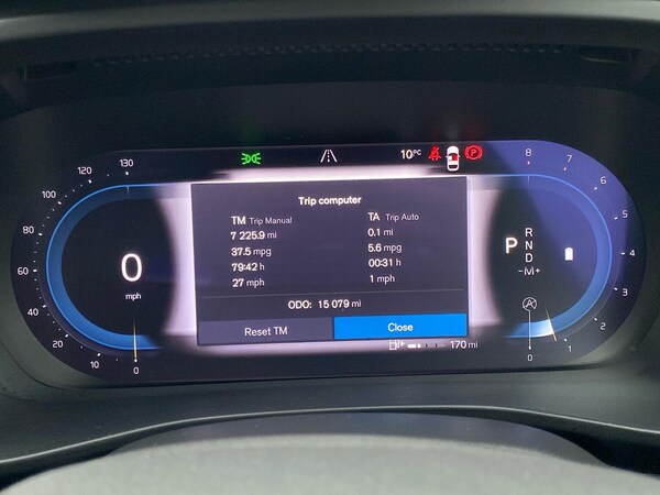 Used Volvo XC40 2023 for sale - 76299444: Photo 11