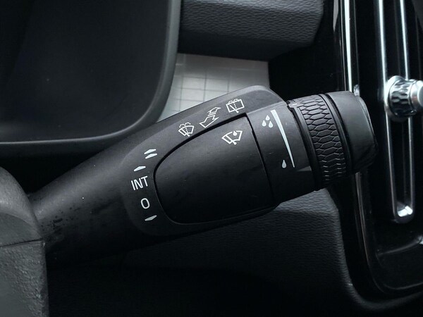 Used Volvo XC40 2023 for sale - 76299444: Photo 28