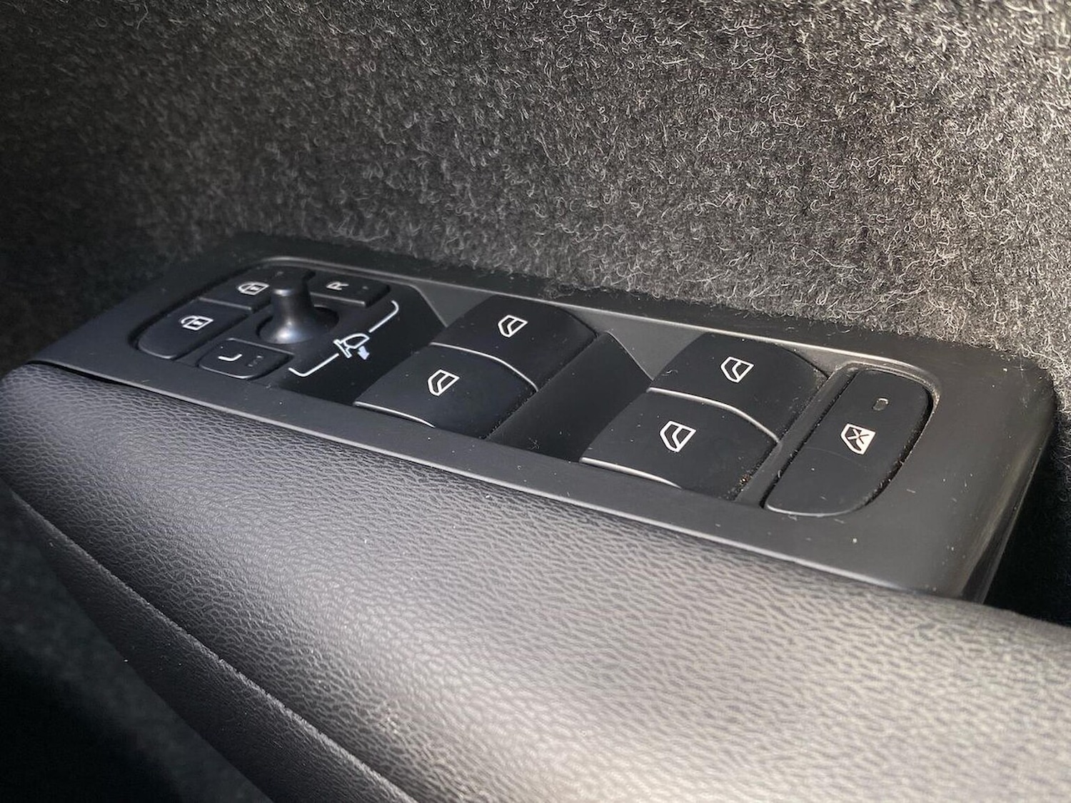 Used Volvo XC40 2019 for sale - 76347064: Photo 21