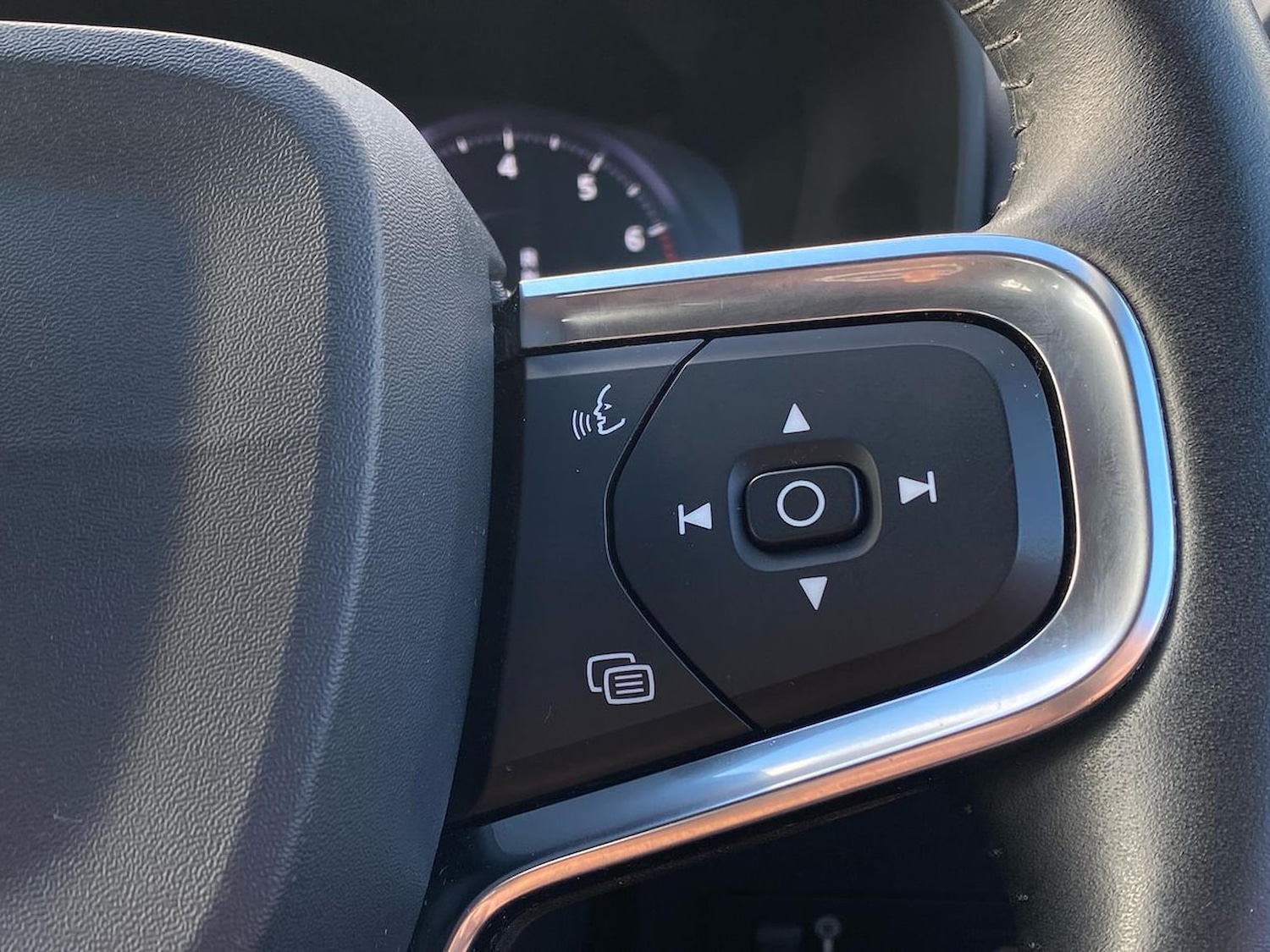 Used Volvo XC40 2019 for sale - 76347064: Photo 26