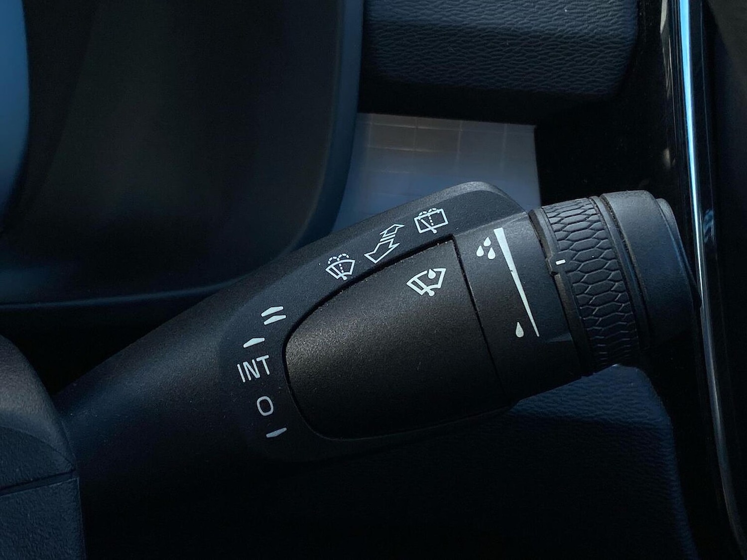 Used Volvo XC40 2019 for sale - 76347064: Photo 28