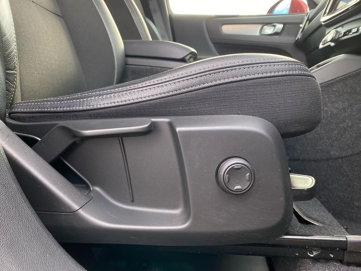 Used Volvo XC40 2019 for sale - 76347064: Photo 30