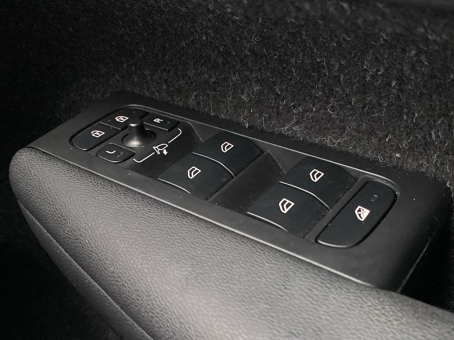 Used Volvo XC40 2020 for sale - 76527332: Photo 22