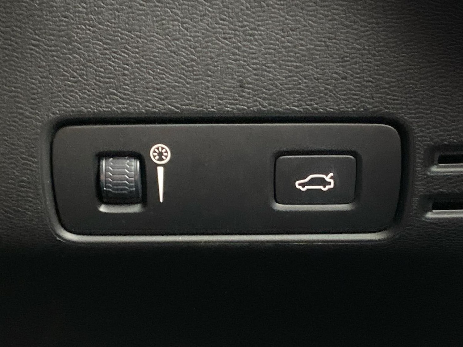 Used Volvo XC40 2020 for sale - 76527332: Photo 23