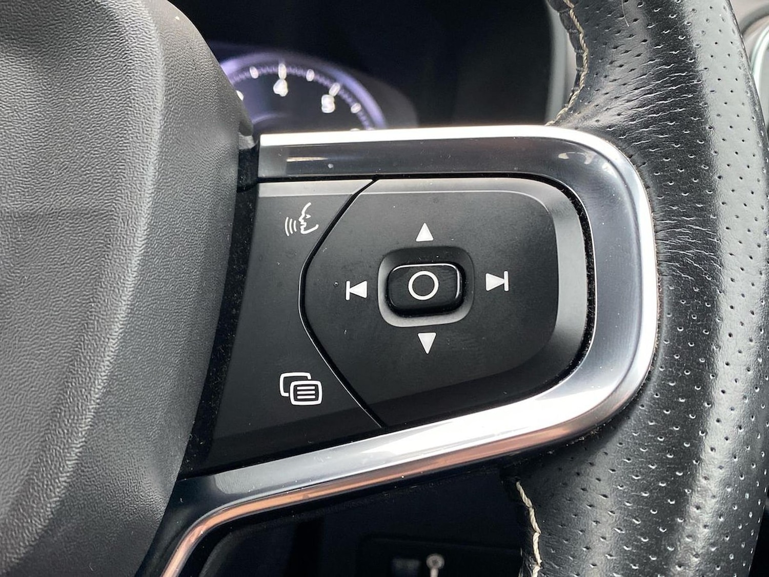 Used Volvo XC40 2020 for sale - 76527332: Photo 27