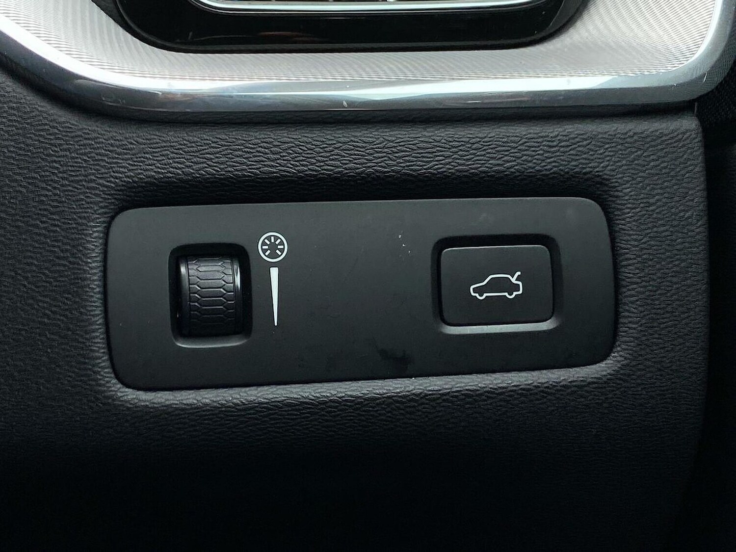 Used Volvo XC60 2018 for sale - 78191267: Photo 24