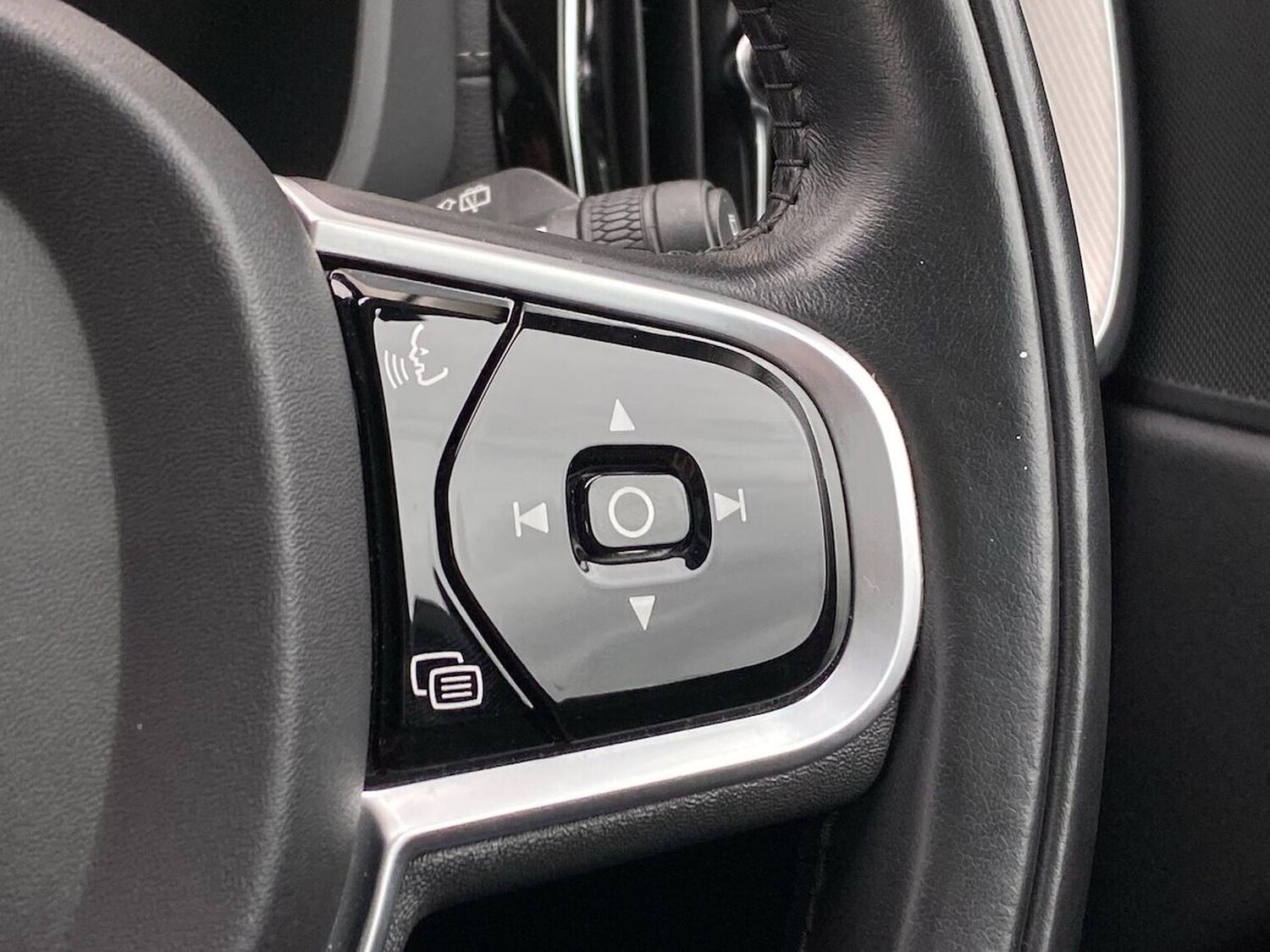 Used Volvo XC60 2018 for sale - 78191267: Photo 28