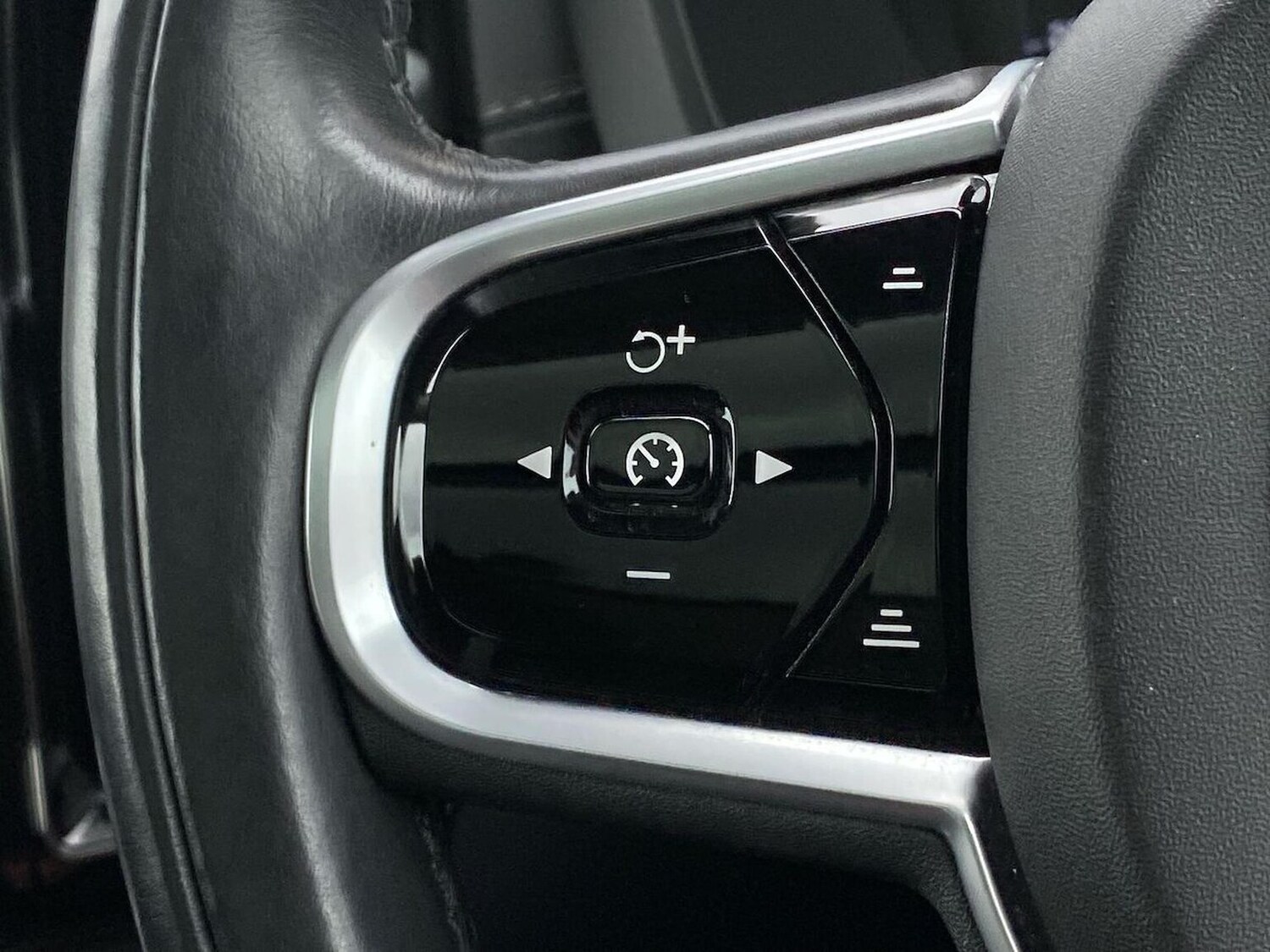 Used Volvo XC60 2018 for sale - 78191267: Photo 29