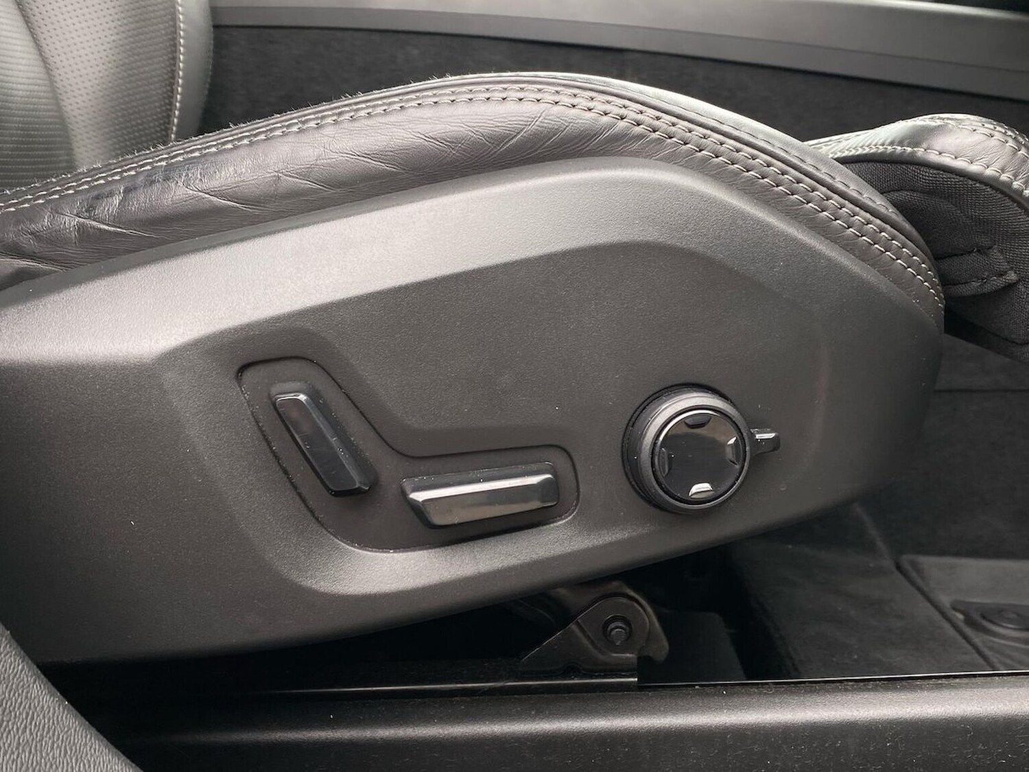 Used Volvo XC60 2018 for sale - 78191267: Photo 32