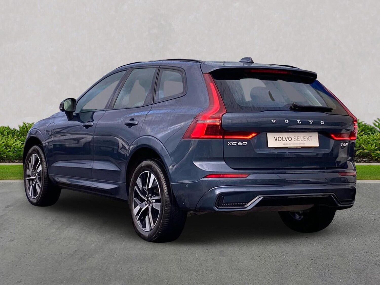 Used Volvo XC60 2025 for sale - 77489730: Photo 2