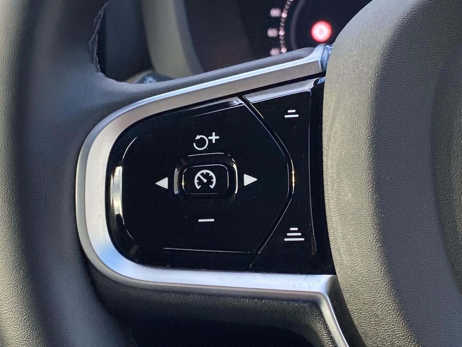 Used Volvo XC60 2025 for sale - 77489730: Photo 27