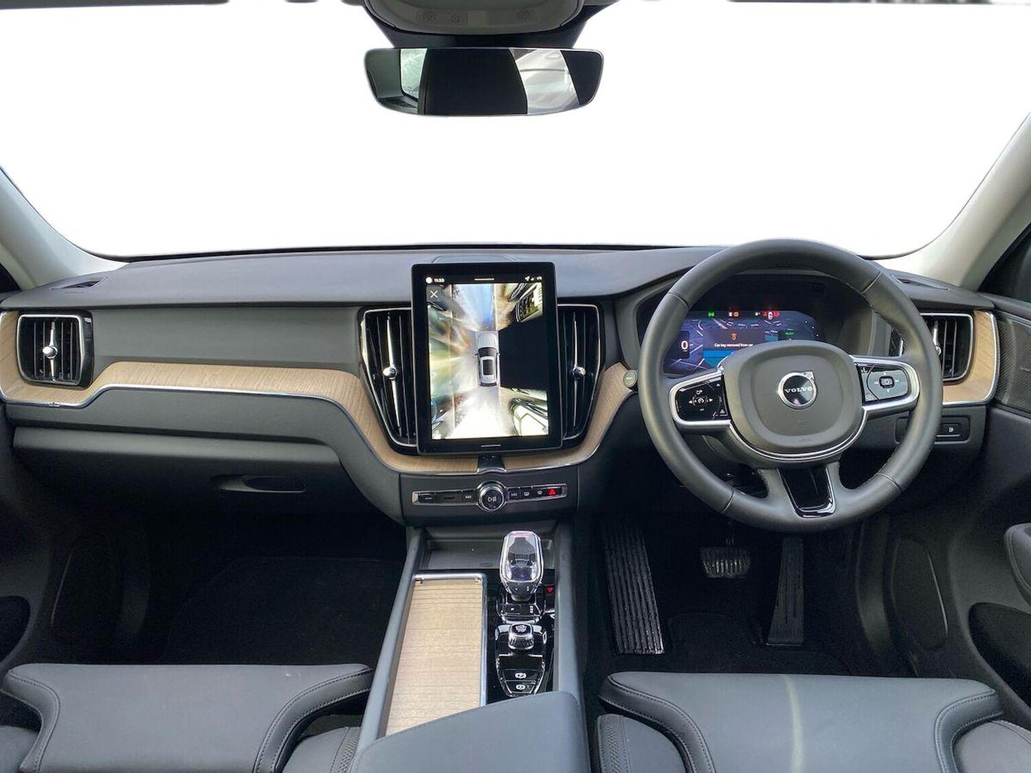 Used Volvo XC60 2025 for sale - 77489730: Photo 8