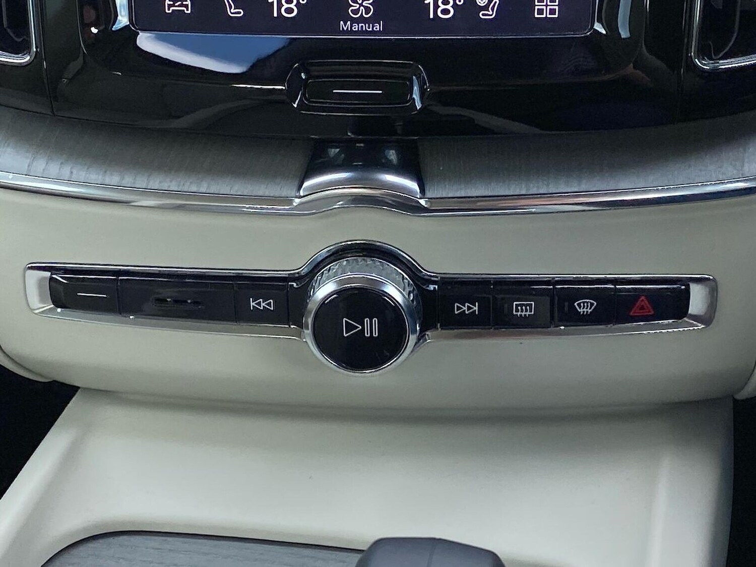 Used Volvo XC60 2023 for sale - 78191273: Photo 14