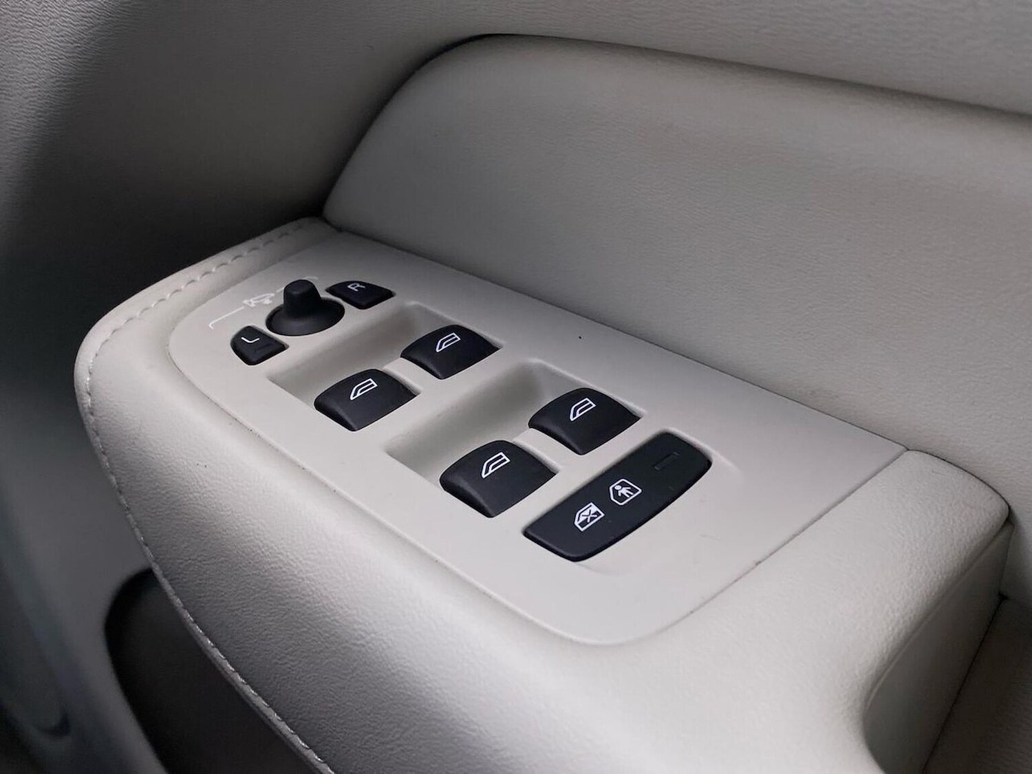 Used Volvo XC60 2023 for sale - 78191273: Photo 23