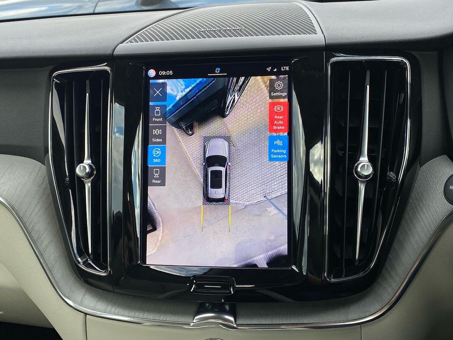 Used Volvo XC60 2023 for sale - 78191273: Photo 25